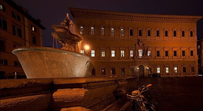 Дворцы Рима: Дворец Фарнезе