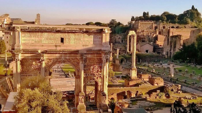 Триумфальная арка Септимия Севера в Риме