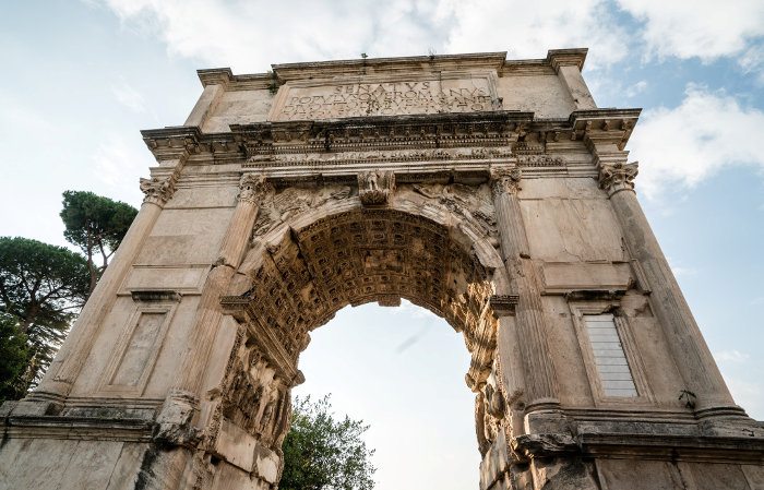 Триумфальная арка Тита в Риме
