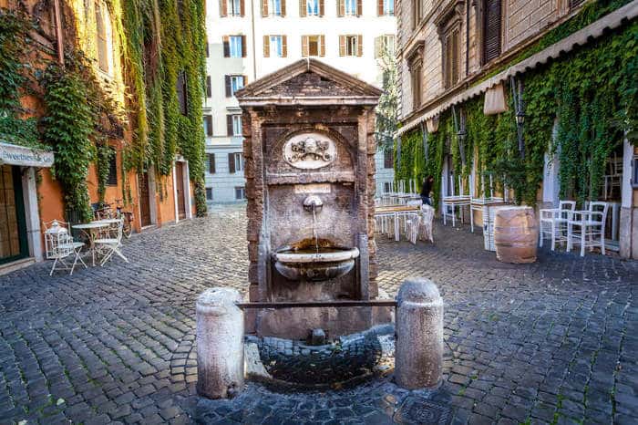 Путешествие в Рим: Питьевой фонтан в Риме