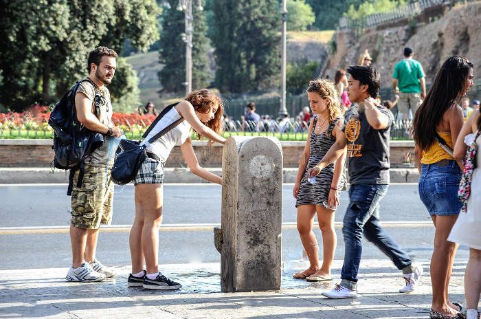 6 вещей, которые обязательно стоит сделать в Риме: Утолите жажду водой древнего фонтана
