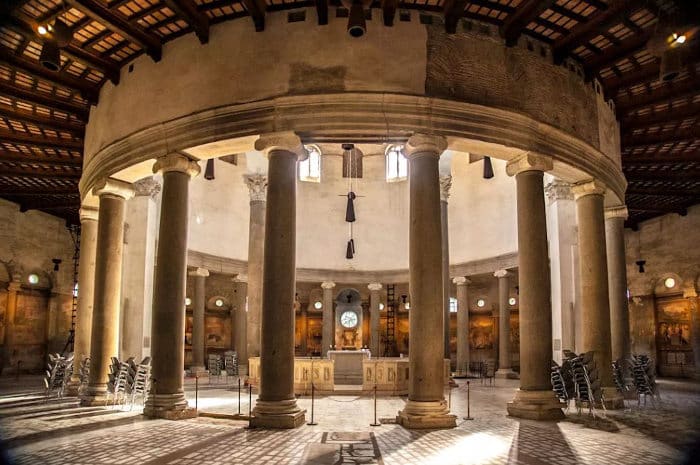 Церковь Санто Стефано Ротондо на Целии, Monti в Риме
