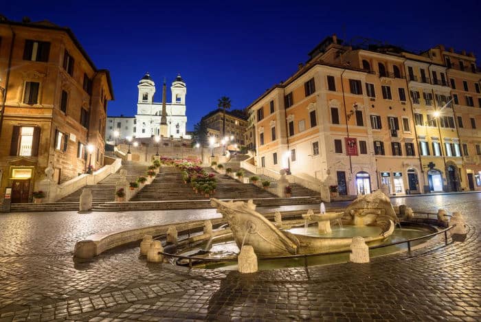 Самые красивые площади Рима: Piazza di Spagna