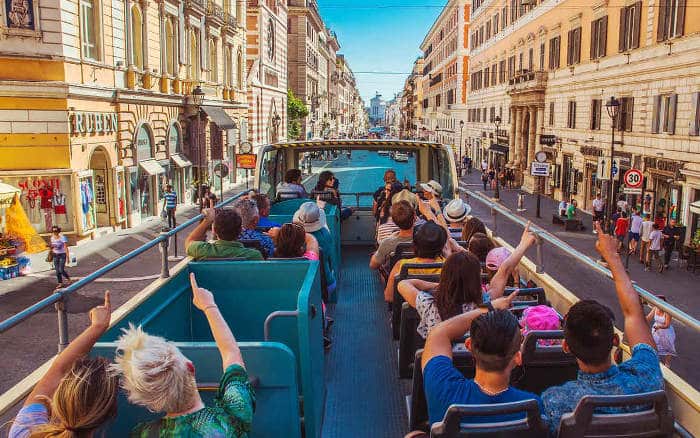 Туристические автобусы в Риме