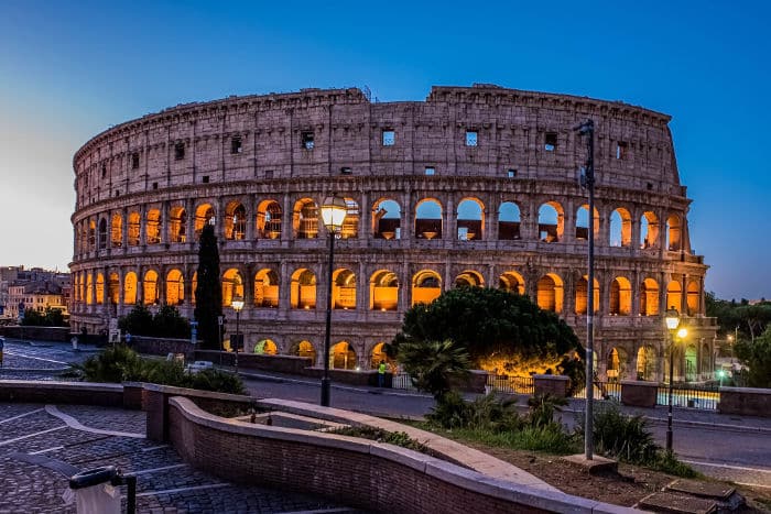 Достопримечательности Рима на фото с названием - Колизей