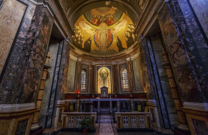 Религиозный маршрут по Риму включает базилику Святой Пракседы
