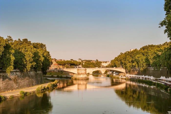 Мост Гарибальди в Риме