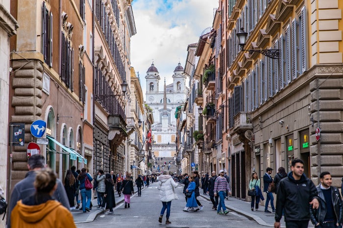 Улица Via dei Condotti