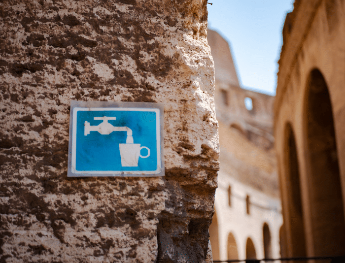 Питьевая вода у Колизея