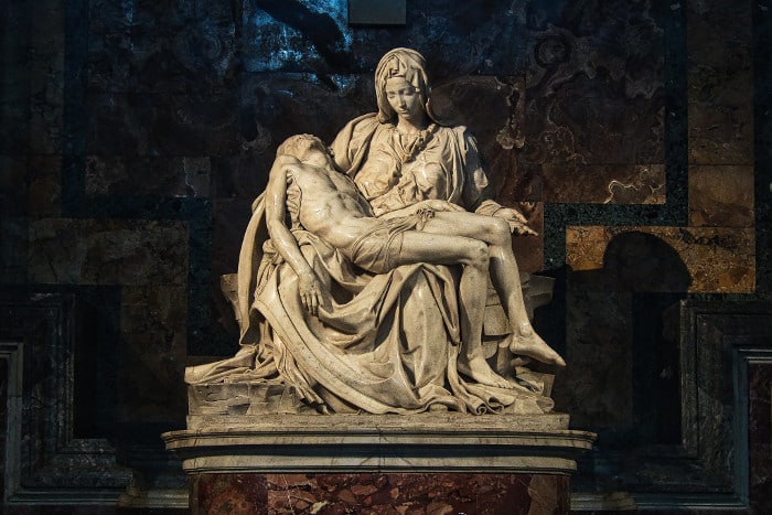 "Пьета" Микеланджело в соборе Святого Петра